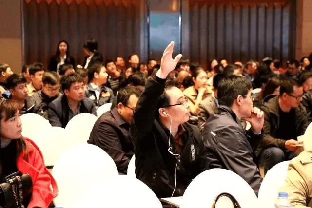 (每一場路演參會(huì)者都很積極提問)